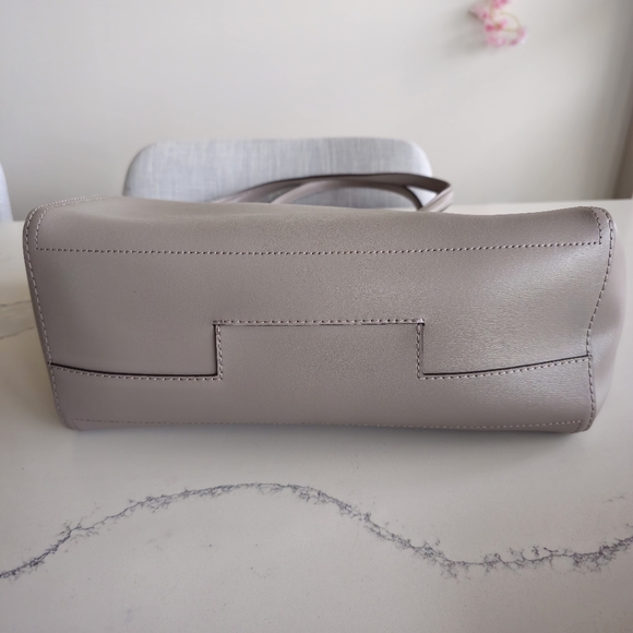 Brand New Tory Burch Bag - Picture 3 of 6